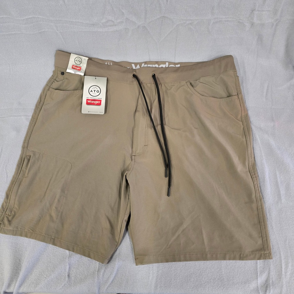 Wrangler ATG All‎ Terrain Gear Mens Shorts Tan Khaki Stretch Hiking Size 42 NWT